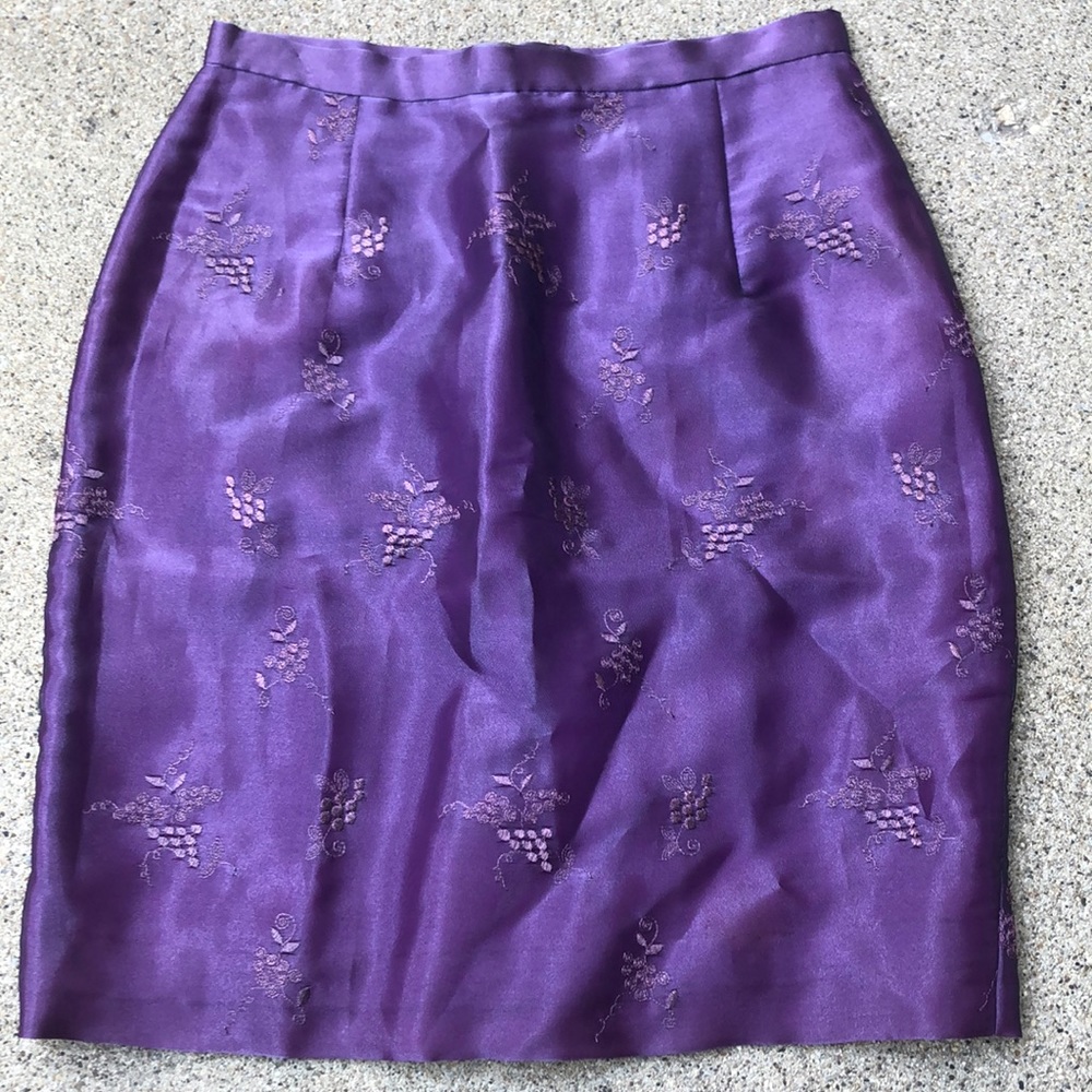 Gorgeous Purple embroidered skirt size 10